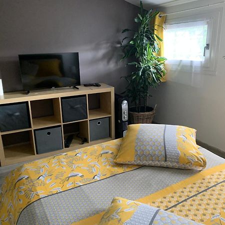 Chez Fifi&Stella Hotel Neufmoutiers-en-Brie Ngoại thất bức ảnh