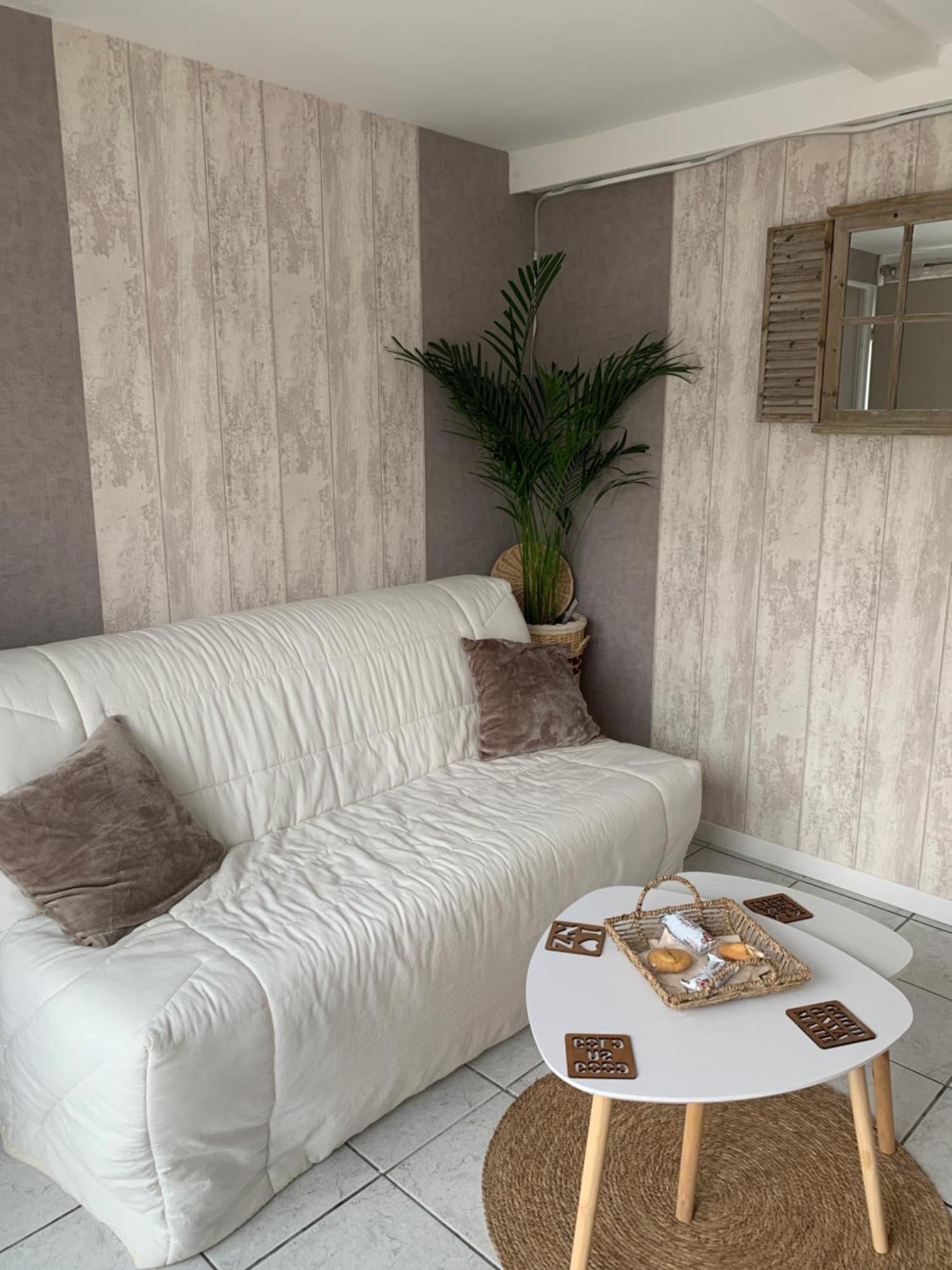 Chez Fifi&Stella Hotel Neufmoutiers-en-Brie Ngoại thất bức ảnh